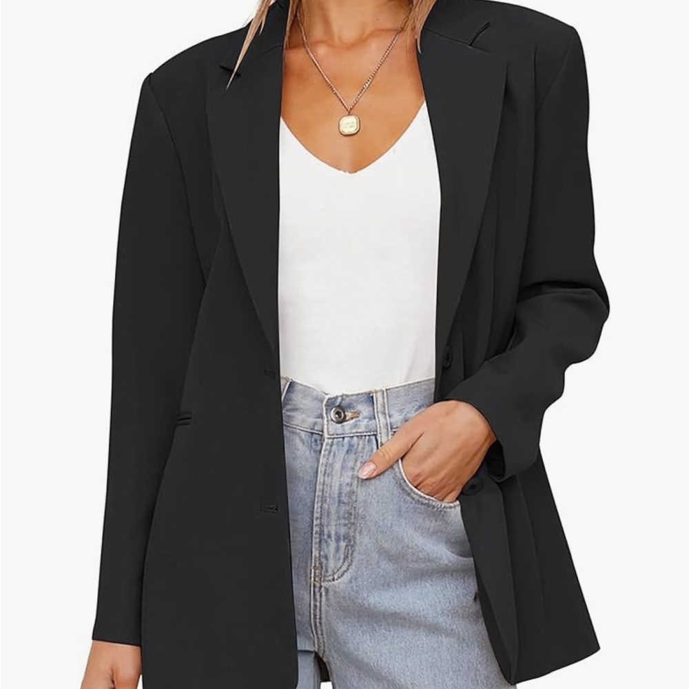 Chic black blazer